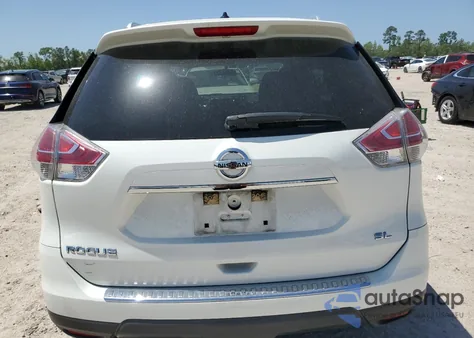 2015 Nissan Rogue S z USA, uszkodzony, nr VIN 5N1AT2MT5FC759256